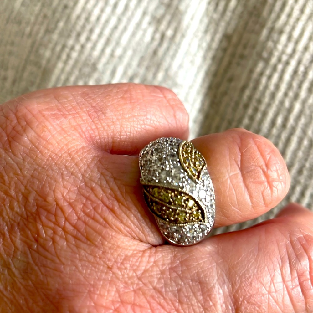 Sterling silver ring. 925 stamped